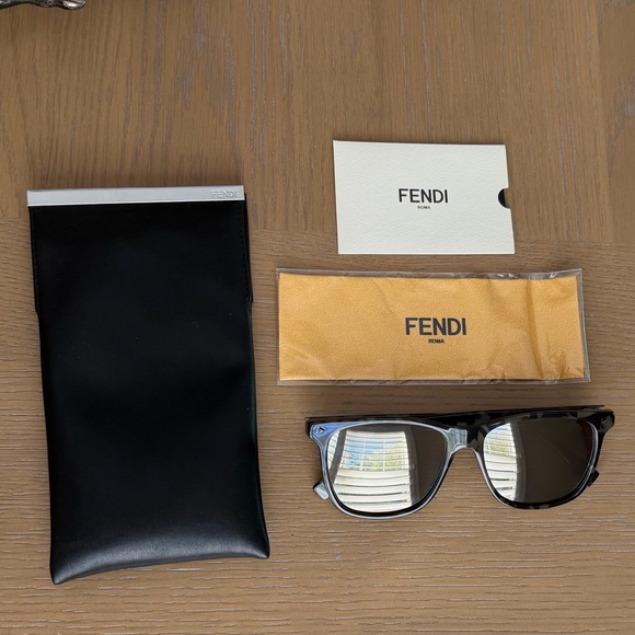 Fendi Unisex Sunglasses New